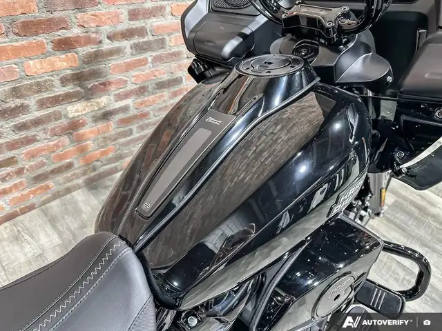 2026 Harley-Davidson ROAD GLIDE in Sport Touring in Calgary - Image 8