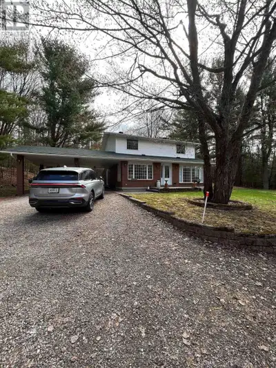 Country living doesn't get better than what this property has to offer. This two story 3+1 bedroom h...