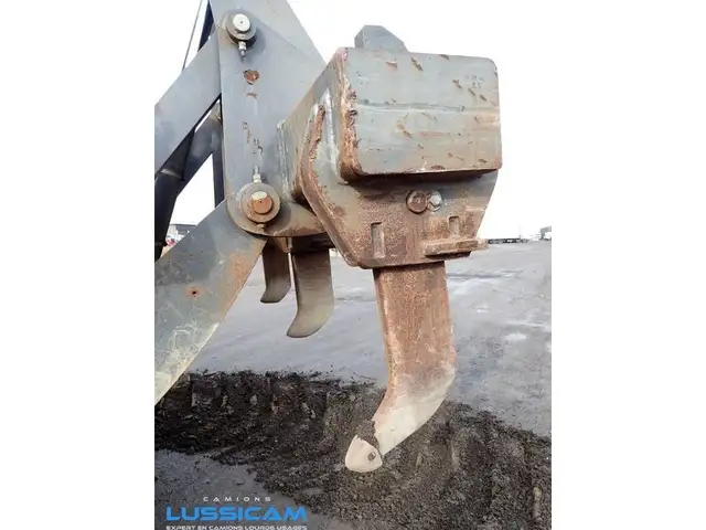 2014 Case 1650M in Heavy Equipment in Longueuil / South Shore - Image 27