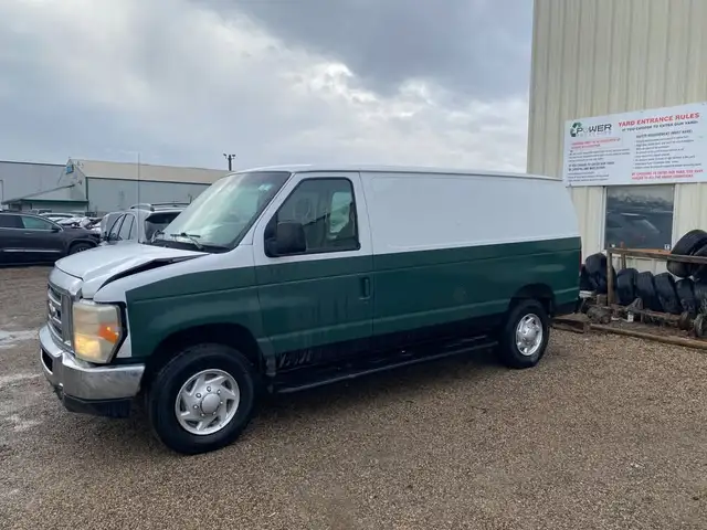 2011 Ford Econoline Cargo Van E-250 Commercial *ONLY FOR PARTS* in Auto Body Parts in Regina - Image 2