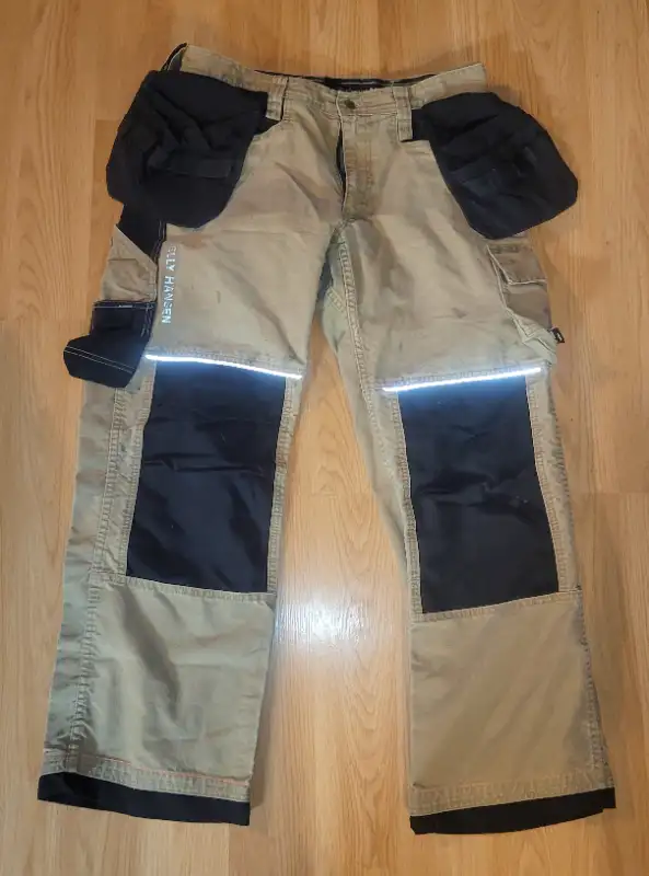 05 Carhartt distressed C02CLY coat / Helly Hansen work pants in Men's in Red Deer - Image 8