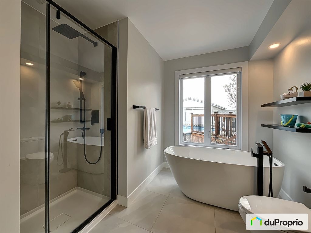 $600,000 - Bungalow for sale in Ste-Catherine — photo 2