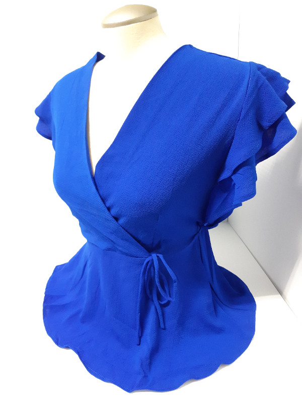 Ladies Navy Blue Monteau Top Size M Short Sleeve in Women's - Tops & Outerwear in Winnipeg - Image 2