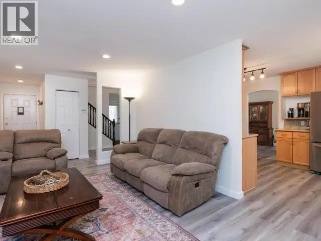 6 CARNELIAN COURT Whitehorse, Yukon in Houses for Sale in Whitehorse - Image 6