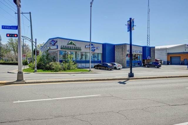 Local commercial à louer Saint-Eustache dans Espaces commerciaux et bureaux à louer  à Laval/Rive Nord - Image 2