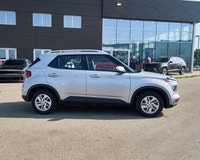 Sturdy and dependable, this 2022 Hyundai Venue Preferred | Backup Cam | Blindspot Monitor | Cross-Tr... (image 5)