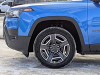 This Jeep Cherokee has a dependable Intercooled Turbo Gas/Electric I-4 1.6 L/98 engine powering this... (image 8)