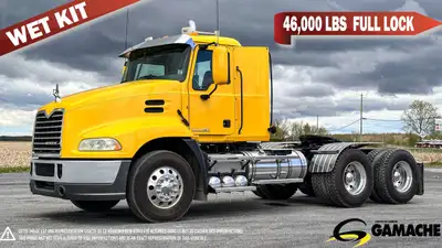 Heavy truck - # STOCK: C-35405 2011 MACK PINNACLE CXU613 CAMION DE VILLE 2011 MACK PINNACLE CXU613 D...