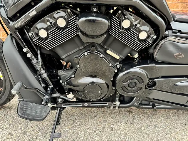 2011 Harley-Davidson V-Rod **CUSTOM BODY KIT** **VANCE & HINES P in Street, Cruisers & Choppers in Markham / York Region - Image 23