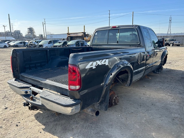 2005 FORD F250 DIESEL 6.0L  just in for parts at Pic N Save! in Auto Body Parts in Hamilton - Image 3