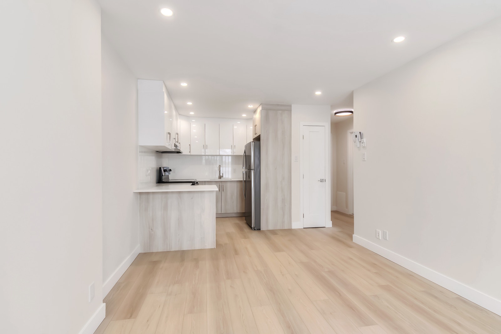1015 Boul. Chomedey — photo 2