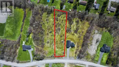 ESTATE SUBDIVISION BUILDING LOT ~ JUST STEPS TO McKendry Park 14.5 acre park that offers well-mainta...