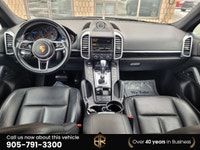 No accident Ontario vehicle with Lot of Options! Call (905) 791-3300 - Black Leather/ Leatherette in... (image 8)