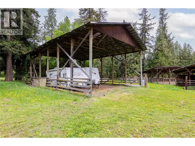 2240 97B Highway SE Salmon Arm, British Columbia in Houses for Sale in Kamloops - Image 33