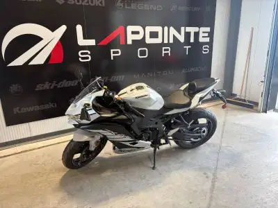 2025 KAWASAKI Ninja ZX-4RR KAWASAKI Ninja ZX-4RR 2025 Dans une catégorie bondée de modèles sport de...