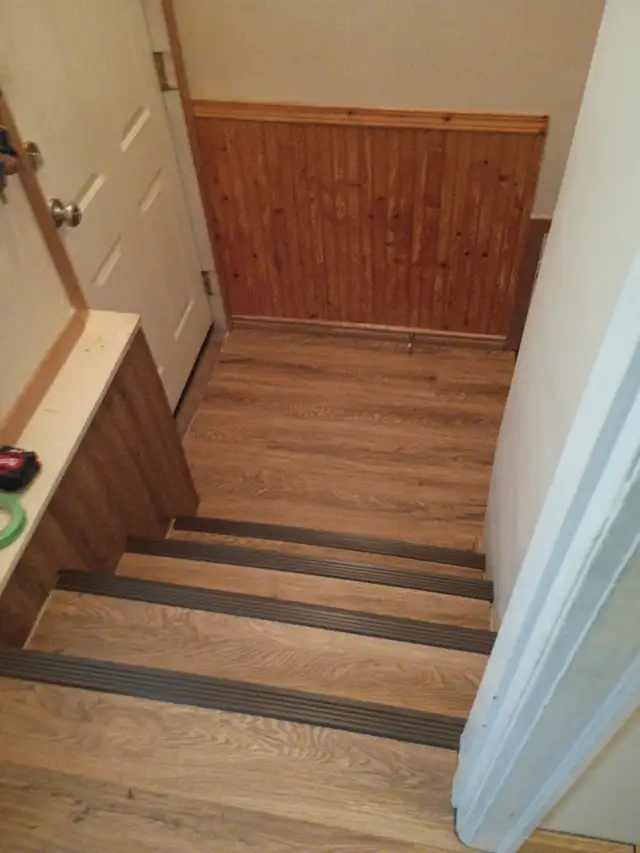 Flooring install. Only 1.50/ft65198306465409120