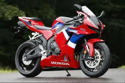 Clean, fast, and built to perform. This CBR600RR delivers sharp handling, a responsive engine, and H...