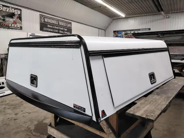 Dodge Ram 5’7 White Leer Truck Cap #54007 in Other Parts & Accessories in Kitchener / Waterloo - Image 2