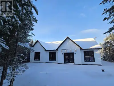 Luxury living in Cottage Country awaits! Located on a 1.3 acre lot in East Uniacke, this designer 3...