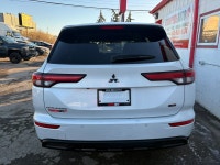 This 2023 Mitsubishi Outlander ES | HEATED SEATS | POWER SEATS | AWD | BLUETOOTH | USB | SAFETY DRIV... (image 4)