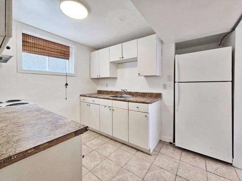 Two Bedroom Semi Basement Apartment for Rent, Ottawa Center Long Term