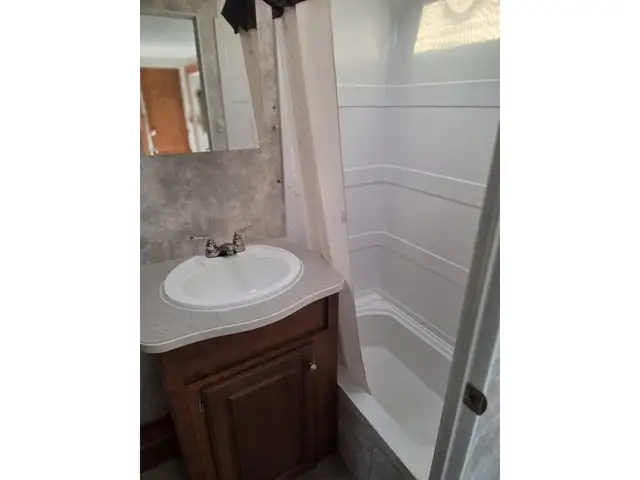 2008 Pacific Coachworks Tango 286 RBSS in Travel Trailers & Campers in Penticton - Image 12