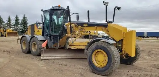 160M AWD - 2015 in Heavy Equipment in Saskatoon - Image 3