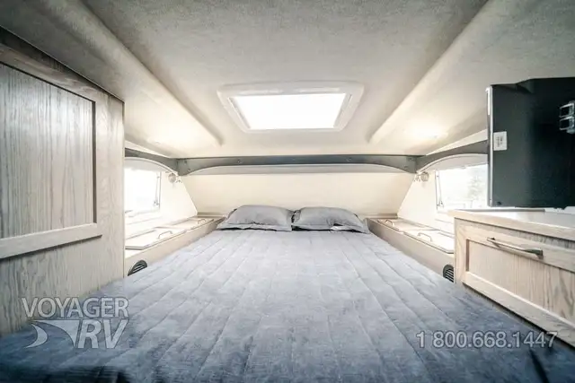 2027 Northern Lite 10.2EX Dry Bath Limited Edition in Travel Trailers & Campers in Kelowna - Image 18