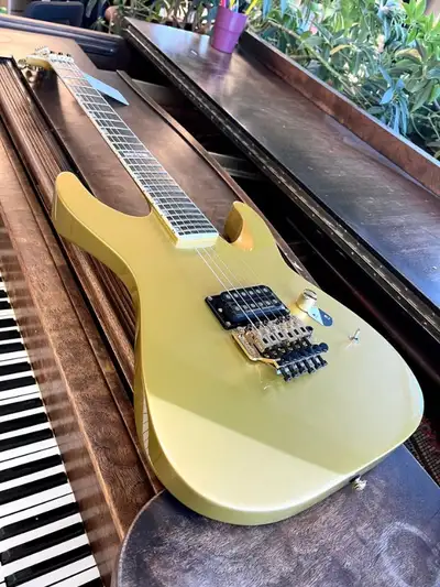 Leroux Music is an authorized ESP dealer. Brand New LTD M-1 87 in Metallic Gold. Sleek single pickup...
