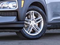 CARGET AUTOMOTIVE is thrilled to offer this 2021 Hyundai Kona Essential, a compact crossover offerin... (image 2)