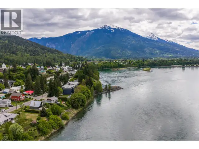 1311 Front Street Revelstoke, British Columbia in Land for Sale in Revelstoke - Image 15