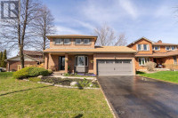 8 LANGMAID CRT Whitby, Ontario