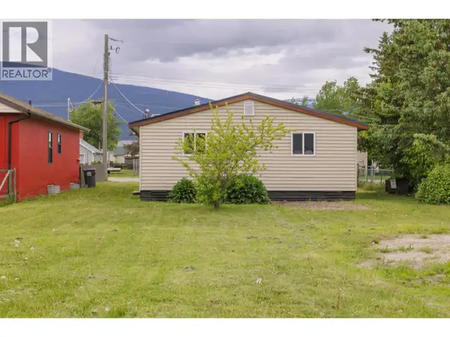 956 4TH AVENUE McBride, British Columbia in Houses for Sale in Quesnel - Image 6