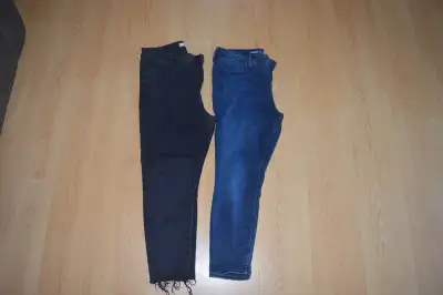 Jeans 16 ans femme (taille haute) 15$ chq OU 2/25$, View more