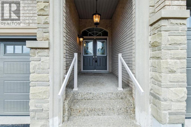 2254 ROCKINGHAM Drive Unit# 7 Oakville, Ontario in Condos for Sale in Oakville / Halton Region - Image 2