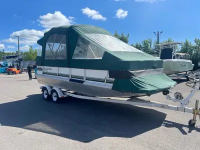 1999 FABRITEK DECK 20 FABRITEK DECK 20 1999 Bateau Ponté Fabriteck Deck 20 1999 -21 pieds -Moteur Ya...
