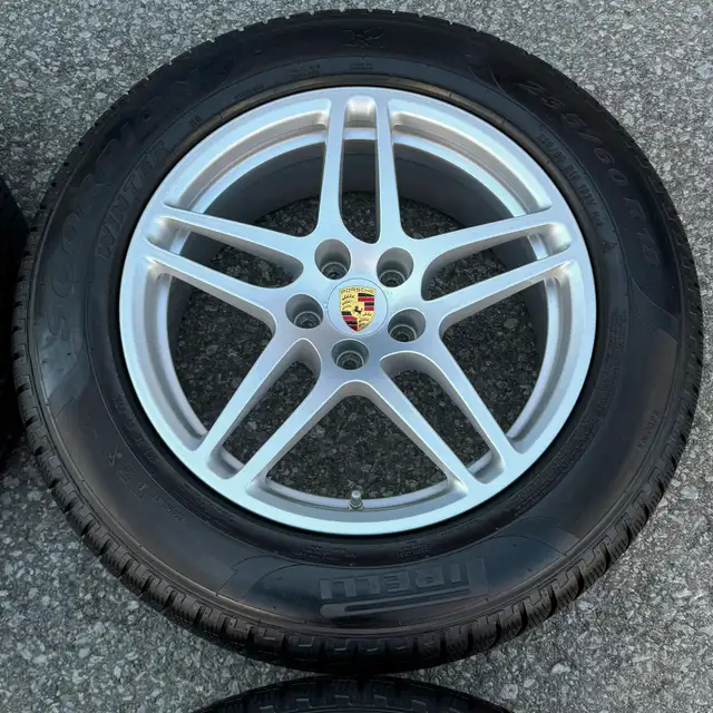 2023 Porsche Macan S 18" Original Rims And Winter Tires in Tires & Rims in City of Toronto - Image 5