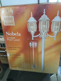 White Nobela Home Collection 3 Post Outdoor Light NOS Clear Shad