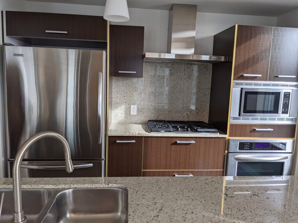 2 Br 2 Bath -  $1995/mo and 1-Month Free! 2