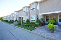Oakdale Heights Townhomes and Apartments in St. Catharines are ideally located in south St. Catharin... (image 1)