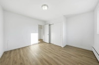 Amenities: Keyless Entry • City Views • Air Conditioning Suite & Building: Spacious bachelor, one-be... (image 8)
