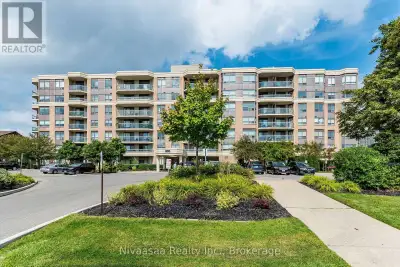Bright & Spacious Corner Unit at the Mississauga Border. Welcome to this clean and well-maintained c...