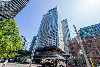 4512 - 17 BATHURST STREET Toronto (Waterfront Communities), Onta