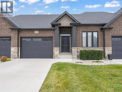 WELCOME TO 415 BRUNMAR - STUNNING RANCH TOWNHOME IN A GREAT LAKESHORE LOCATION! CLOSE TO ALL AMENITI...