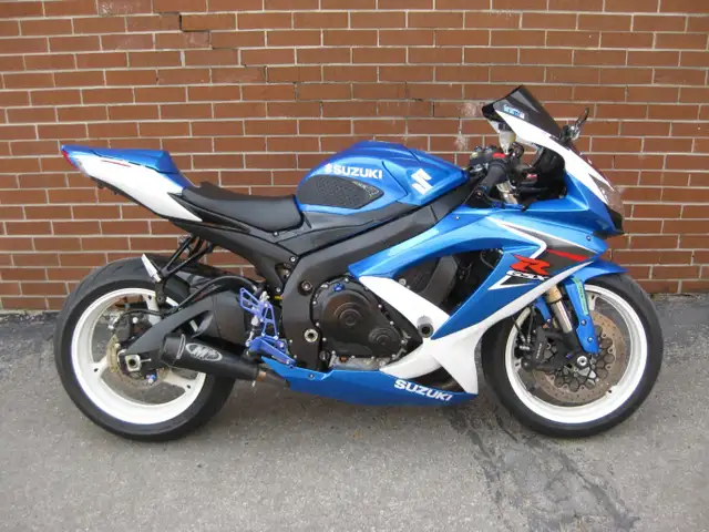 2009 SUZUKI GSXR 600 in Street, Cruisers & Choppers in City of Toronto - Image 2