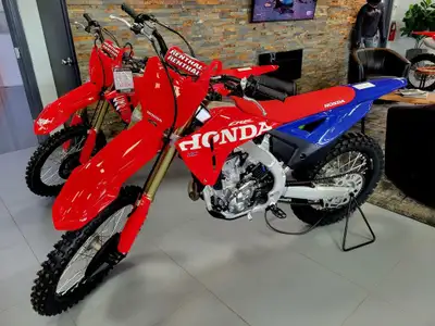 When every corner matters and every gate-drop counts, the CRF250R answers with factory-bred performa...
