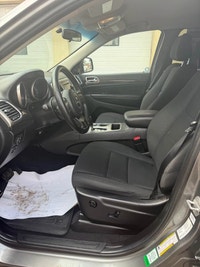 **CARS TRUCKS SUV 4X4 VAN AWD EDMONTON FINANCING AVAILABLE EASY FINANCING ** 2012 JEEP GRAND CHEROKE... (image 9)