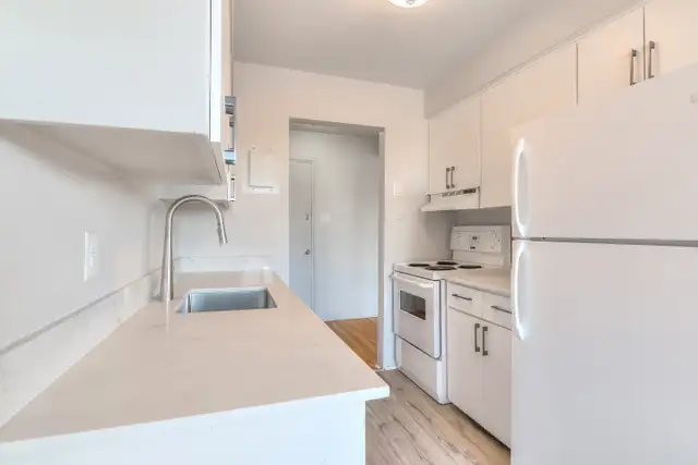 3 1/2 Grand and Luxurious Waterfront in Lasalle 1395$62863759581314124