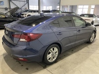 La Hyundai Elantra AUTOMATIQUE A/C CRUISE MAGS BLUETOOTH 2019 offerte chez AutoStudio 72 à Mirabel e... (image 3)