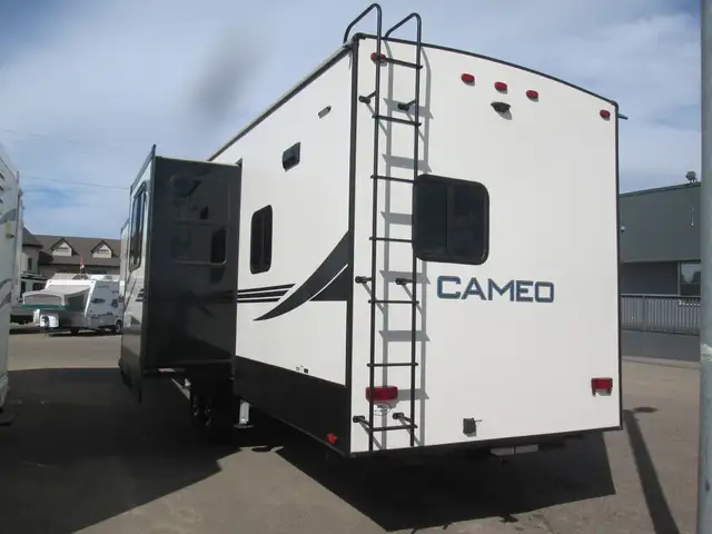 2020 Crossroads Cameo CE3801RK in Travel Trailers & Campers in St. Albert - Image 7
